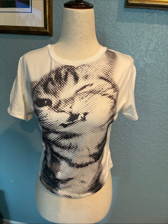 Source Unknown Tops - White Tee with Black Pop-Art Cat Print